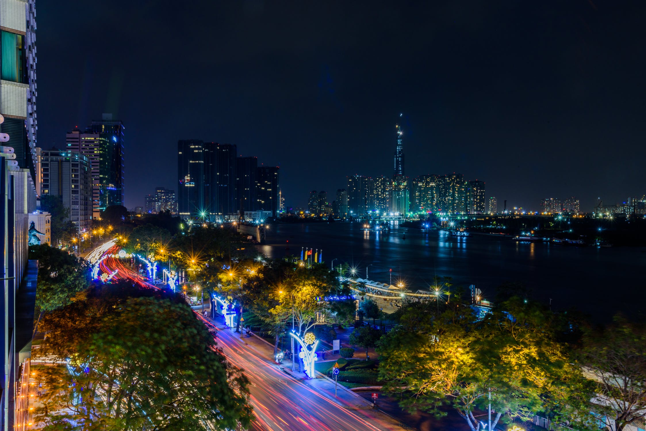 News and Insights | Press Release: DOE Assembles Legal Team For 3,200 Mw LNG-to-Power Project